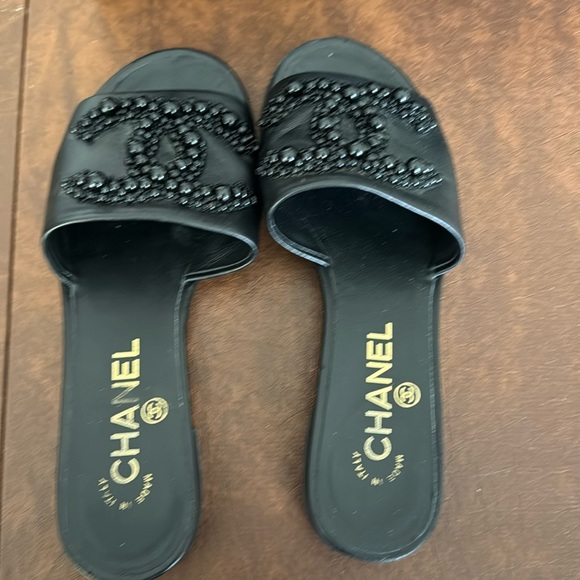 Chanel pearl slides. Size 35 Black. - Picture 2 of 7